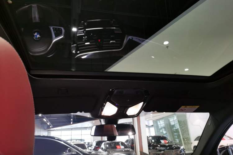 Used BMW 5 Series 2022 Second Facelift 525Li M Sport Package Headliner