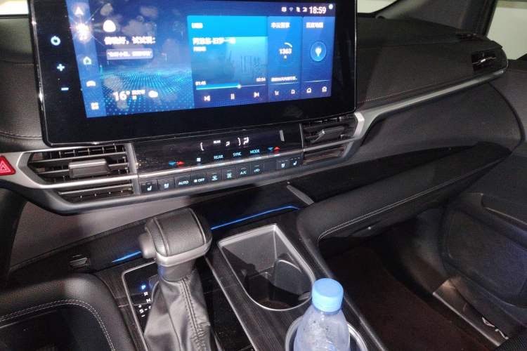 Used Toyota SIENNA 2021 2.5L Hybrid Premium Edition