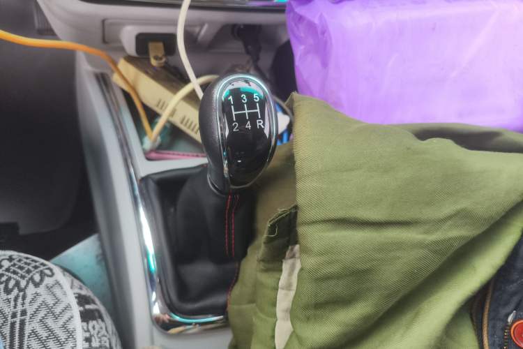 Used Jinbei New Hiace X30L CNG 2025 120L Champion Edition Bus with Central Air Conditioning 6/7 Seats