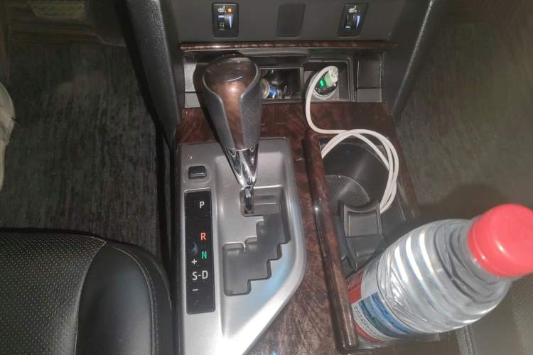 Used Toyota Camry 2015 2.0G Premier Edition Gear Lever