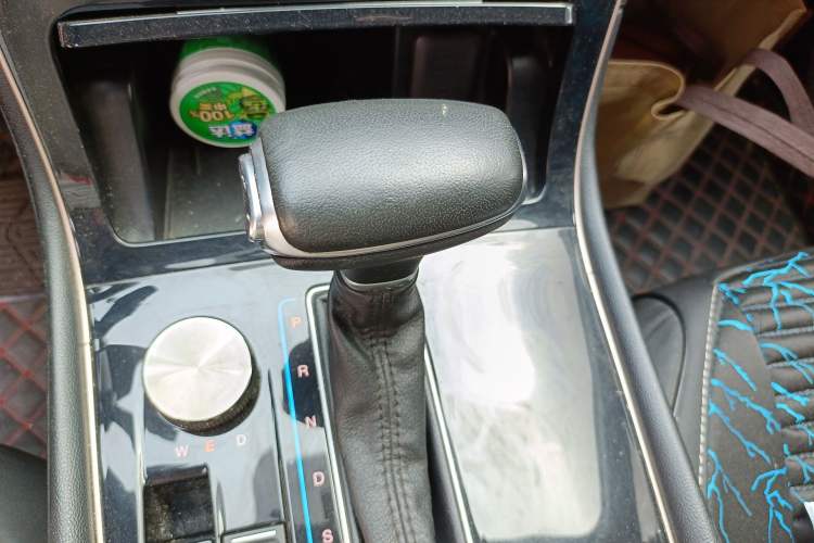 Used GAC Trumpchi GS5 2019 270T Automatic Luxury Edition Gear Lever