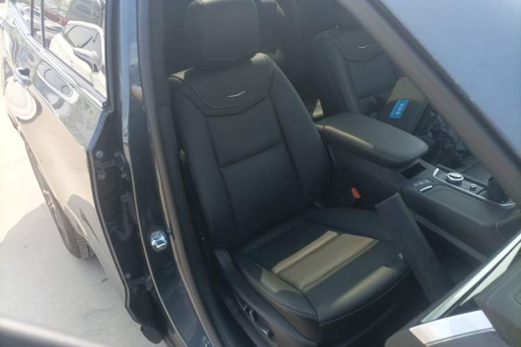 Used Cadillac XT6 2025 2.0T Six-Seater Four-Wheel-Drive Platinum Executive Black Label Version