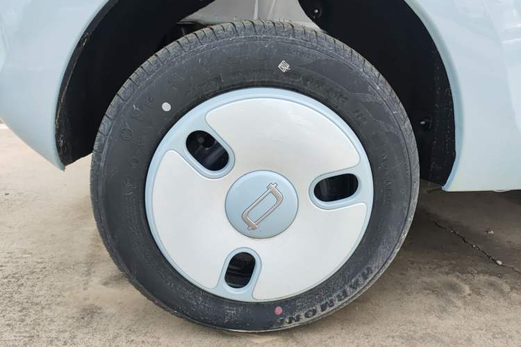 Used Bestune Pony 2026 Model 222km Shining Horse Right Rear Wheel Hub