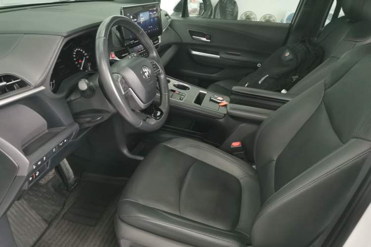 Used Toyota SIENNA 2023 2.5L Hybrid Comfort Edition
