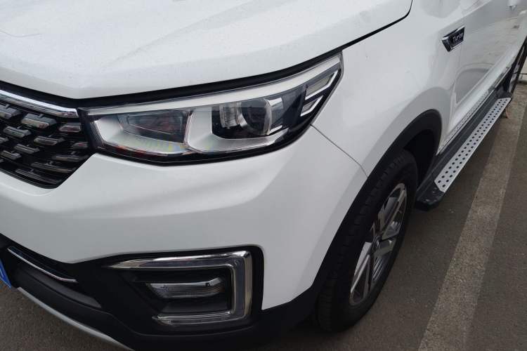 Used CHANGAN CS55 2018 1.5T Manual Colorful Model China V Standard