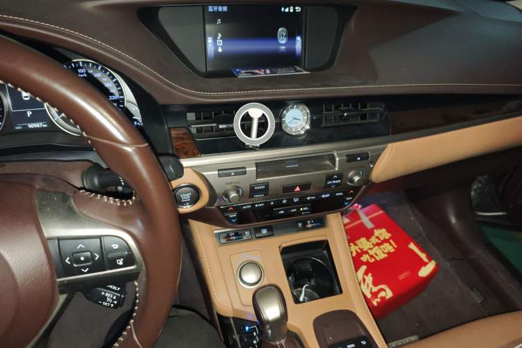 Used Lexus ES 2015 250 Elegant Edition Audio And AC Panel