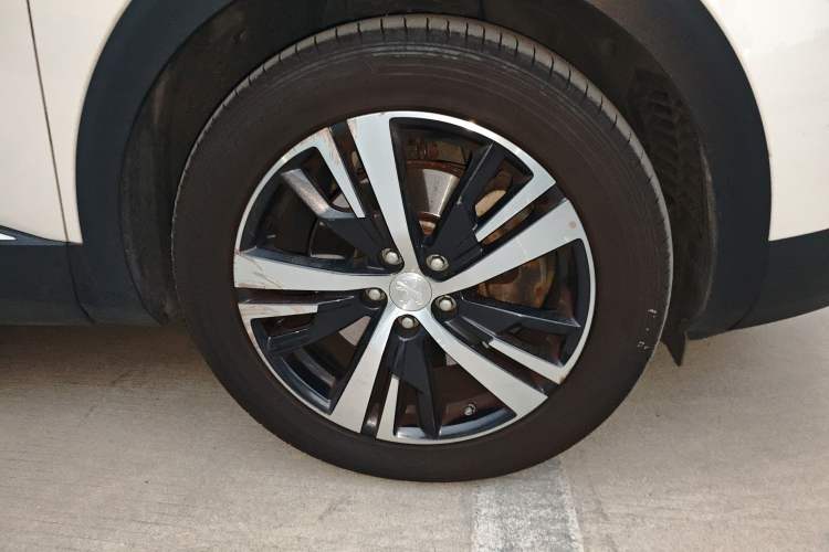 Used Peugeot 4008 New Energy 2020 1.6T PHEV Tri-Motor Version Right Front Wheel Hub