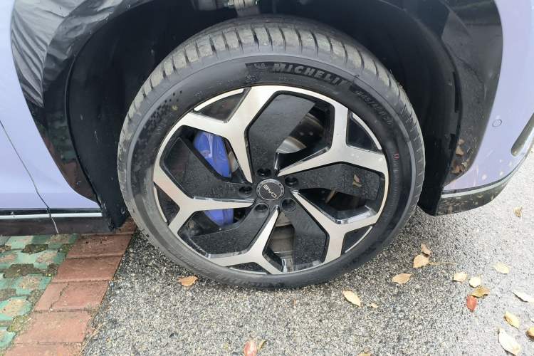 Used BYD Sealion 07 EV 2025 550 All-Wheel Drive Intelligent Driving Version Right Front Wheel Hub