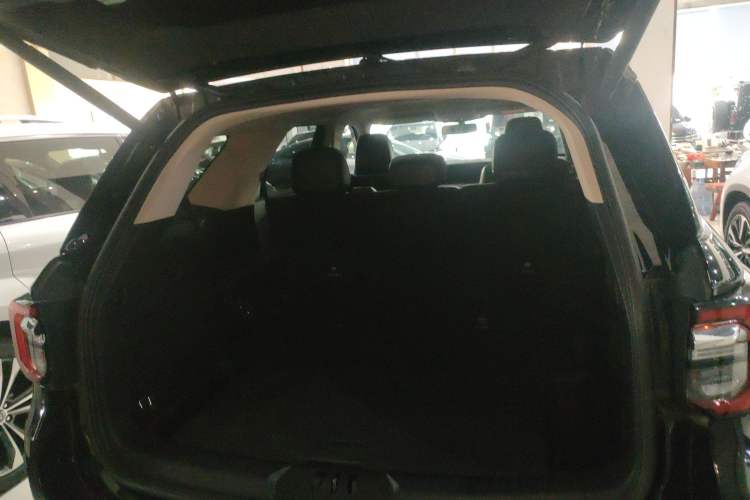 Used Ford Explorer 2023 EcoBoost 285 Four-Wheel Drive Titanium Edition 7-Seater
