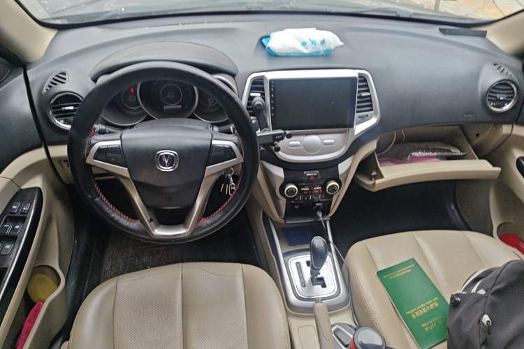 Used CHANGAN Eado 2013 1.6L Automatic Luxury Model China V Standard Center Console