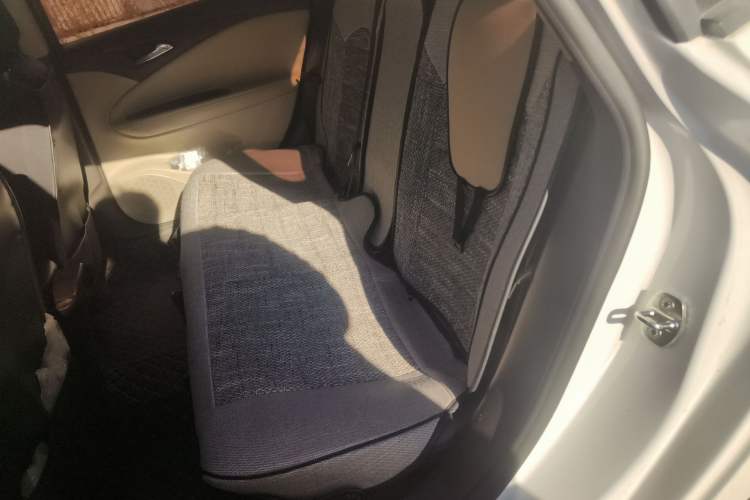 Used Buick Verano 2017 Sedan 15S Manual Leading Model Left Rear Seat