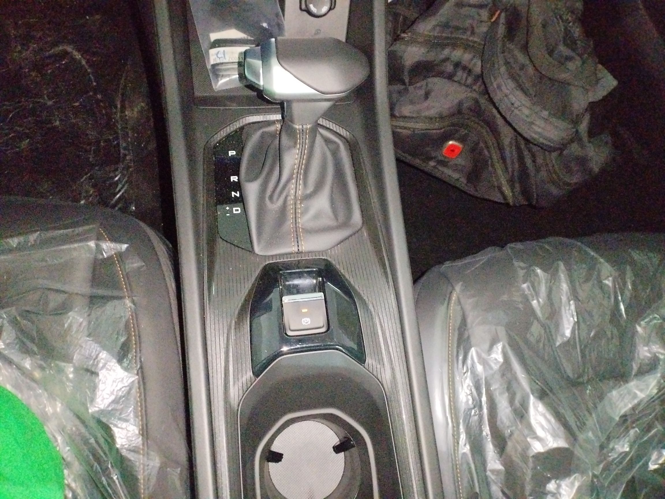 Dongfeng Aeolus Yixuan 2026 1.5L Automatic Luxury Edition — снимка 16