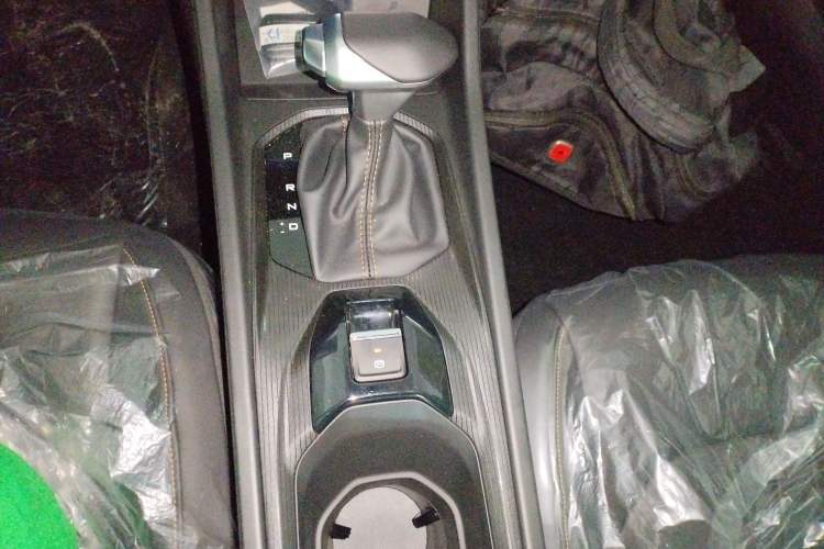 Used Dongfeng Aeolus Yixuan 2026 1.5L Automatic Luxury Edition
