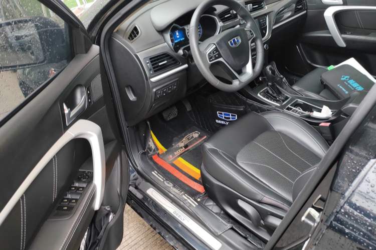 Used Geely Auto Emgrand 2017 Sedan Million Edition 1.5L CVT Upward Version Driver Seat