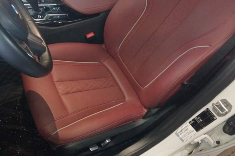 Used BMW 5 Series 2022 525Li M Sport Package Left Front Seat