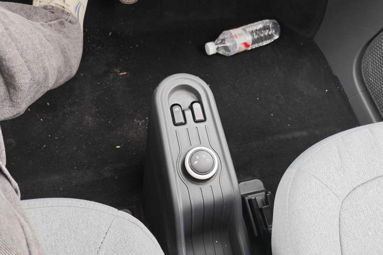 Used Wuling Hongguang MINIEV 2021 Macaron Premium Model – Lithium Iron Phosphate Gear Lever