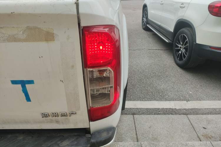 Used Nissan Navara 2017 2.5L Manual Two-Wheel Drive Standard Edition QR25