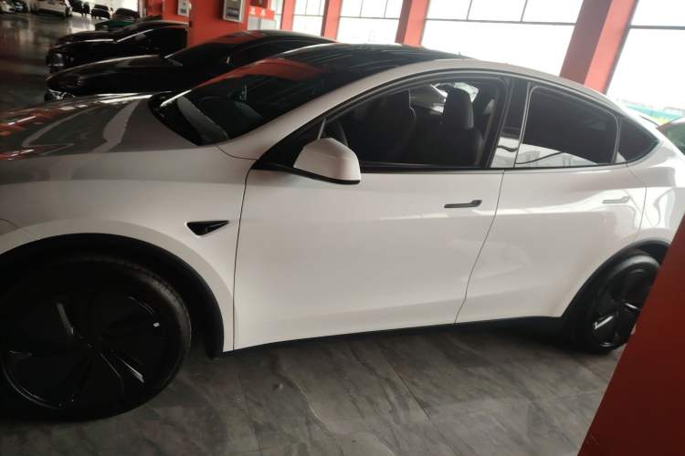 Used Tesla Model Y 2025 Rear-Wheel Drive First Edition