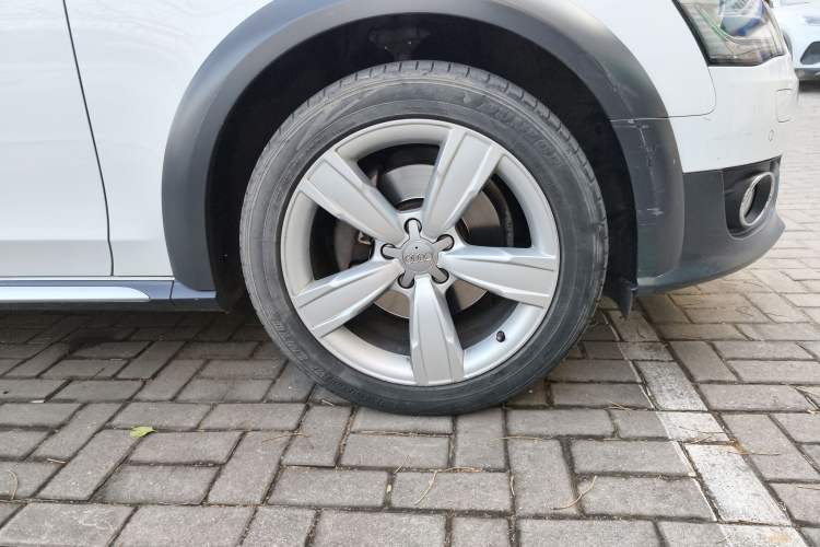 Used Audi A4 2014 40 TFSI allroad quattro plus version