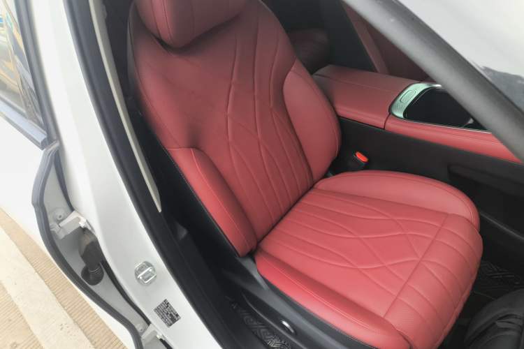 Used EXEED Stellar 2023 400T Two-Wheel Drive Comfort Flyfish Edition
