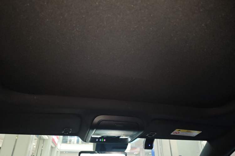 Used Cadillac XT4 2022 28T Two-Wheel-Drive Luxury Version Headliner