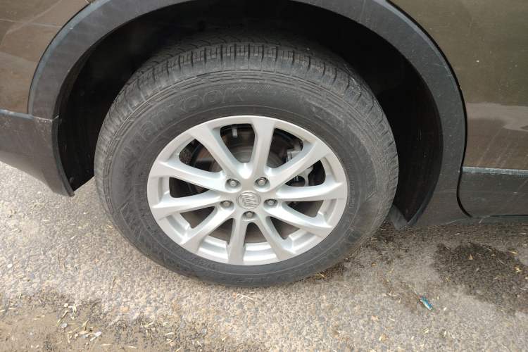 Used Buick Envision 2017 20T Two-Wheel Drive Elite Version Right Rear Wheel Hub