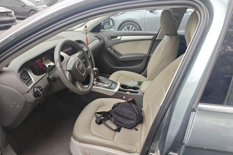 Used Audi A4L 2010 2.0 TFSI Standard Edition Left Front Seat