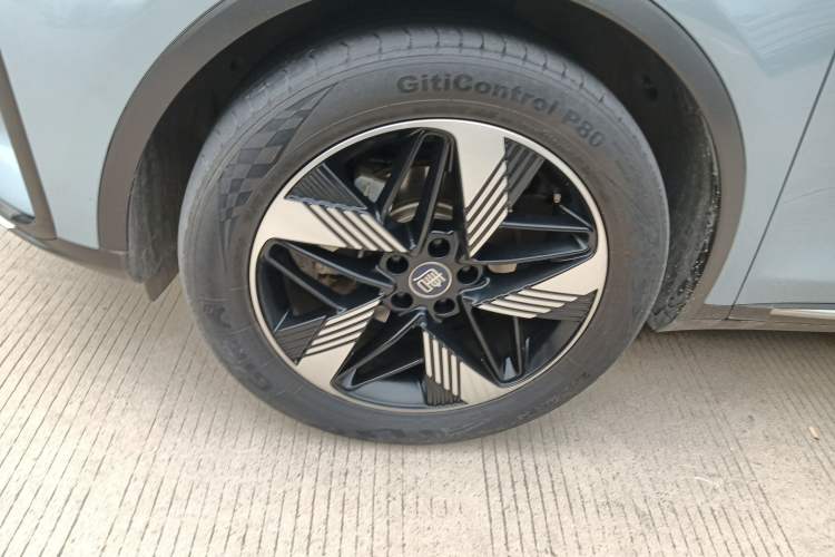 Used BYD Tang New Energy 2023 DM-i Champion Edition 112KM Prestige Model Left Front Wheel Hub