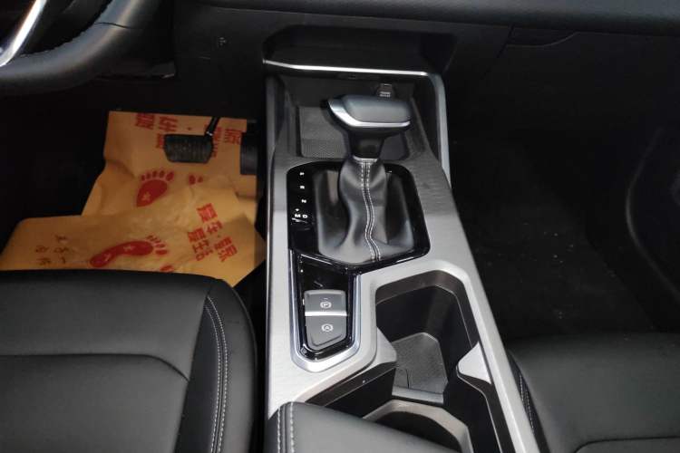 Used Geely Auto Emgrand 2026 Model 4th Generation 4 Millionth Anniversary Edition 1.5L CVT Feiyue Edition
