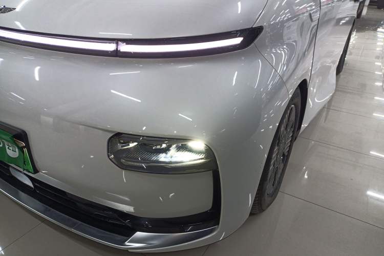 Used Geely Galaxy LEVC L380 2025 650 km Flagship Edition All-Wheel Drive