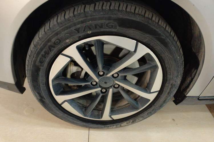 Used AION Y 2023 Plus 510 Smart Edition Left Front Wheel Hub