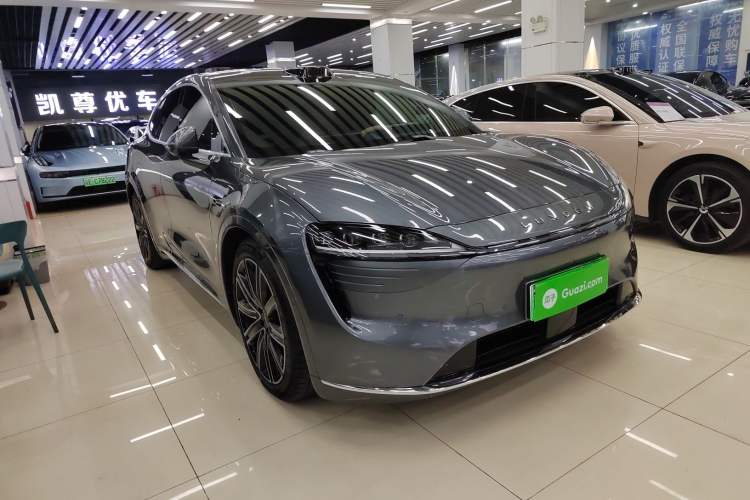 Used Hima Luxeed R7 2024 All-Electric 802 km Max Front Right 45 Deg