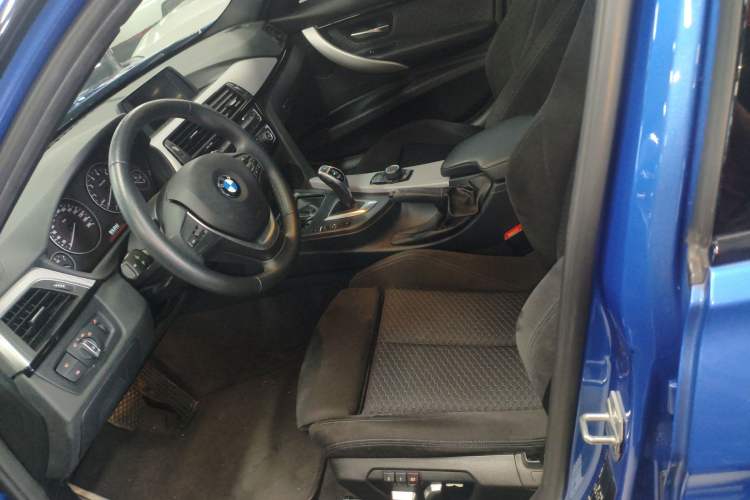 Used BMW 3 Series 2017 320i M Sport Left Front Seat