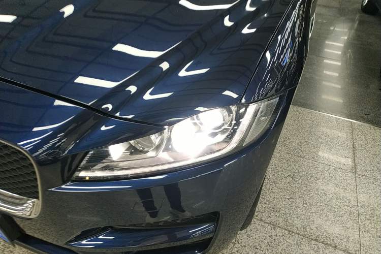 Used Jaguar F-PACE 2019 2.0T Four-Wheel Drive Urban Luxury Edition