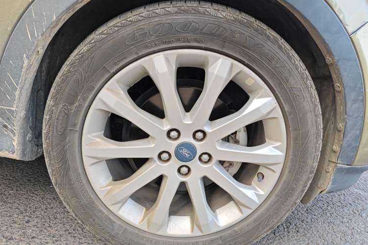 Used Ford Kuga 2015 1.5L GTDi Two-Wheel Drive Fashion Edition Right Front Wheel Hub