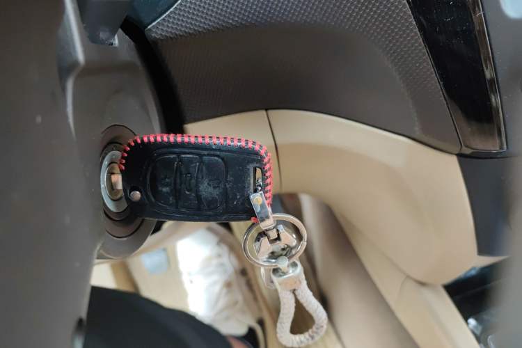 Used Wuling Hongguang 2015 1.5L S1 Comfort China V Standard
