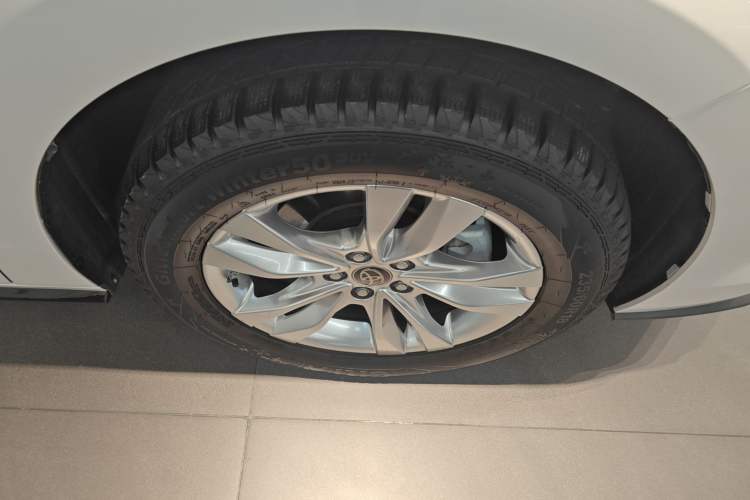 Used Toyota SIENNA 2021 2.5L Hybrid Platinum Edition Exterior 4