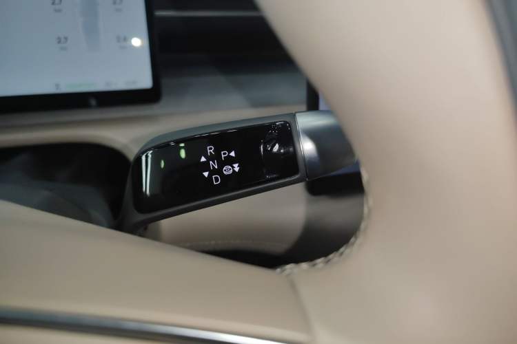 Used XPeng X9 2025 740 Ultra-Long Range Max Gear Lever