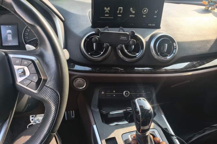 Used Wey VV5 2019 Upgraded Model 2.0T Two-Wheel Drive Ultra-Luxury Version China V Standard
