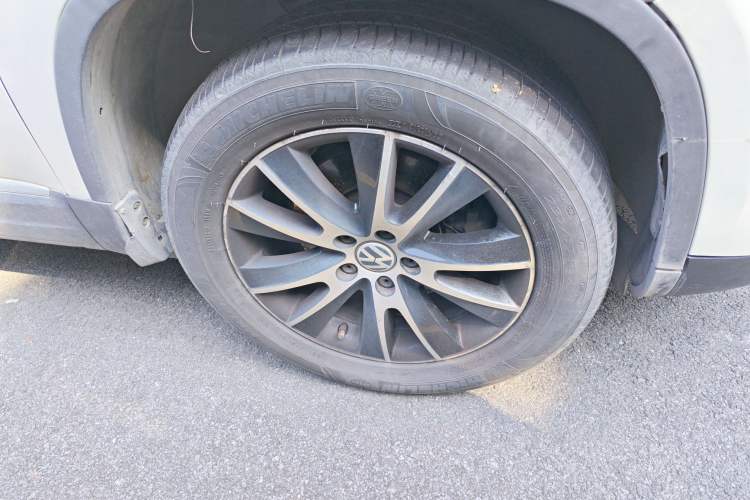 Used Volkswagen Tiguan L 2013 1.8 TSI Automatic All-Wheel Drive Luxury Model
