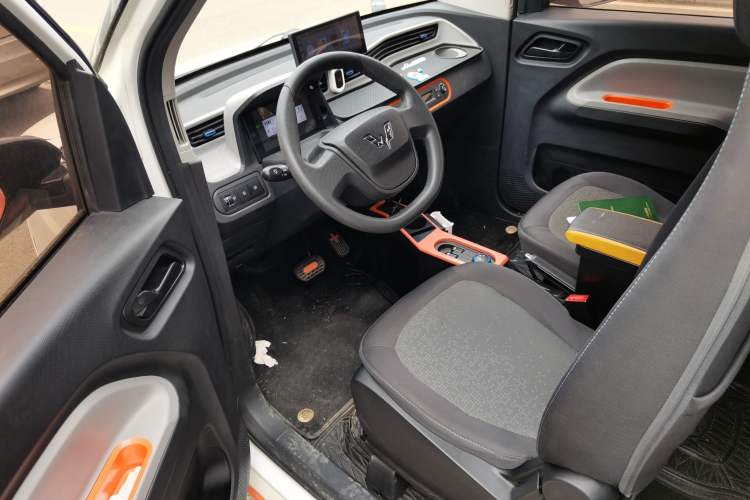 Used Wuling Hongguang MINIEV 2022 Macaron Fashion Model Lithium Iron Phosphate Left Front Seat