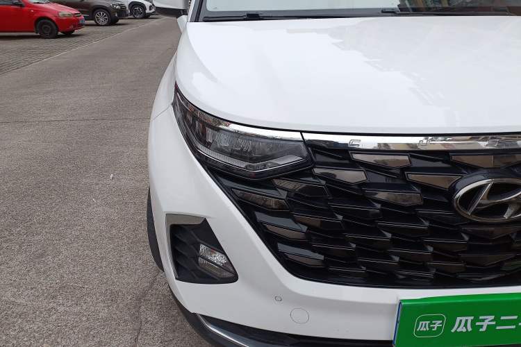 Used Hyundai Custo 2021 380TGDi Deluxe Edition DLX Right Front Headlight