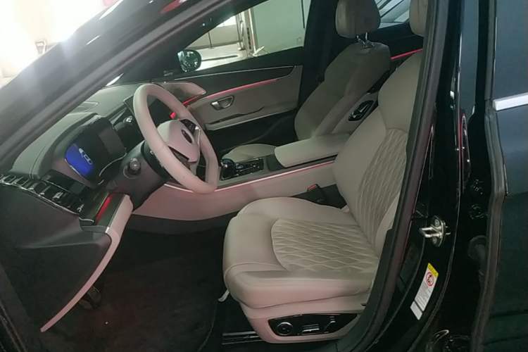 Used BYD Han 2025 DM-i Intelligent Driving Edition 125KM LiDAR Flagship Model