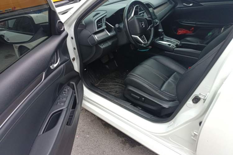 Used Honda Civic 2016 220TURBO CVT Prestige Edition
