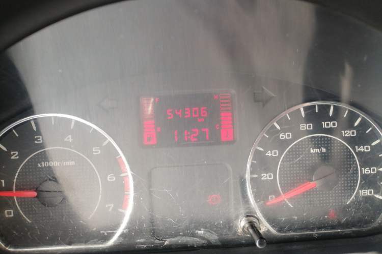 Used Wuling Rongguang V 2015 1.2L Practical Model
