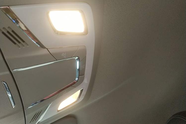 Used Nissan Sylphy 2022 Classic 1.6XE CVT Comfort Edition Headliner