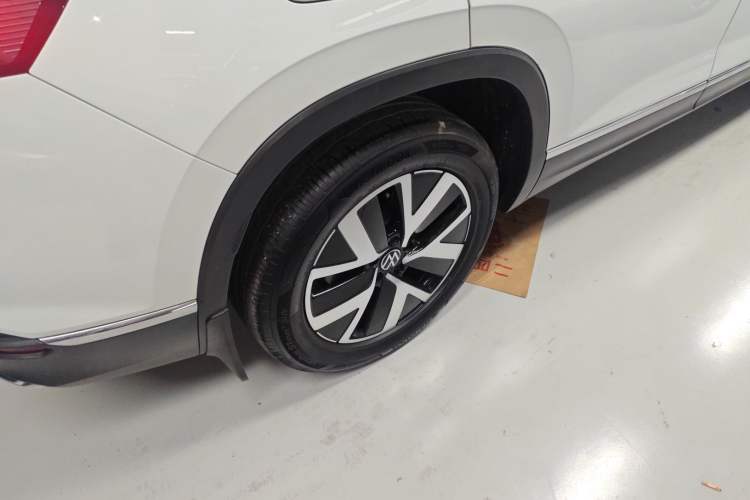 Used Volkswagen Tayron 2023 280TSI Two-Wheel-Drive Luxury Plus Advanced Version Exterior 5