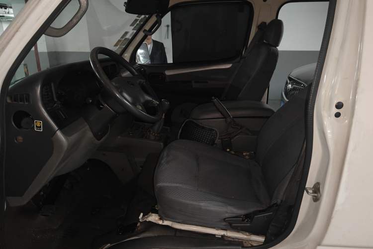 Used Jinbei Hiace 2011 2.0L 5th Generation Kuaiyunwang Comfort Type K 4G19