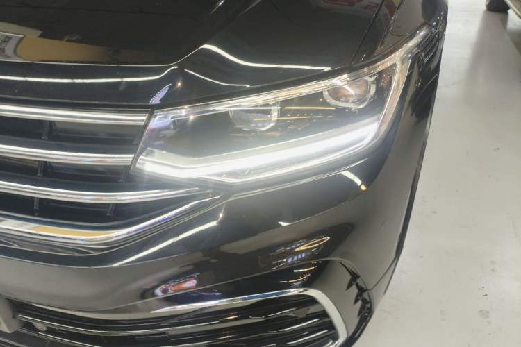 Used Volkswagen Tiguan L 2023 Restyled 330TSI Automatic Two-Wheel Drive R-Line Enhanced Comfort Version