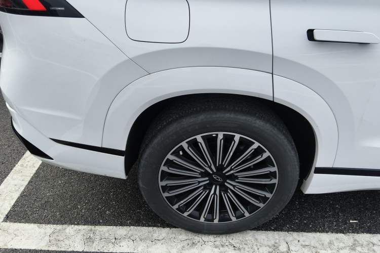 Used Chery Tiggo 9 2025 2.0T Automatic Two-Wheel Drive Luxury Edition 5 Seats Exterior 5